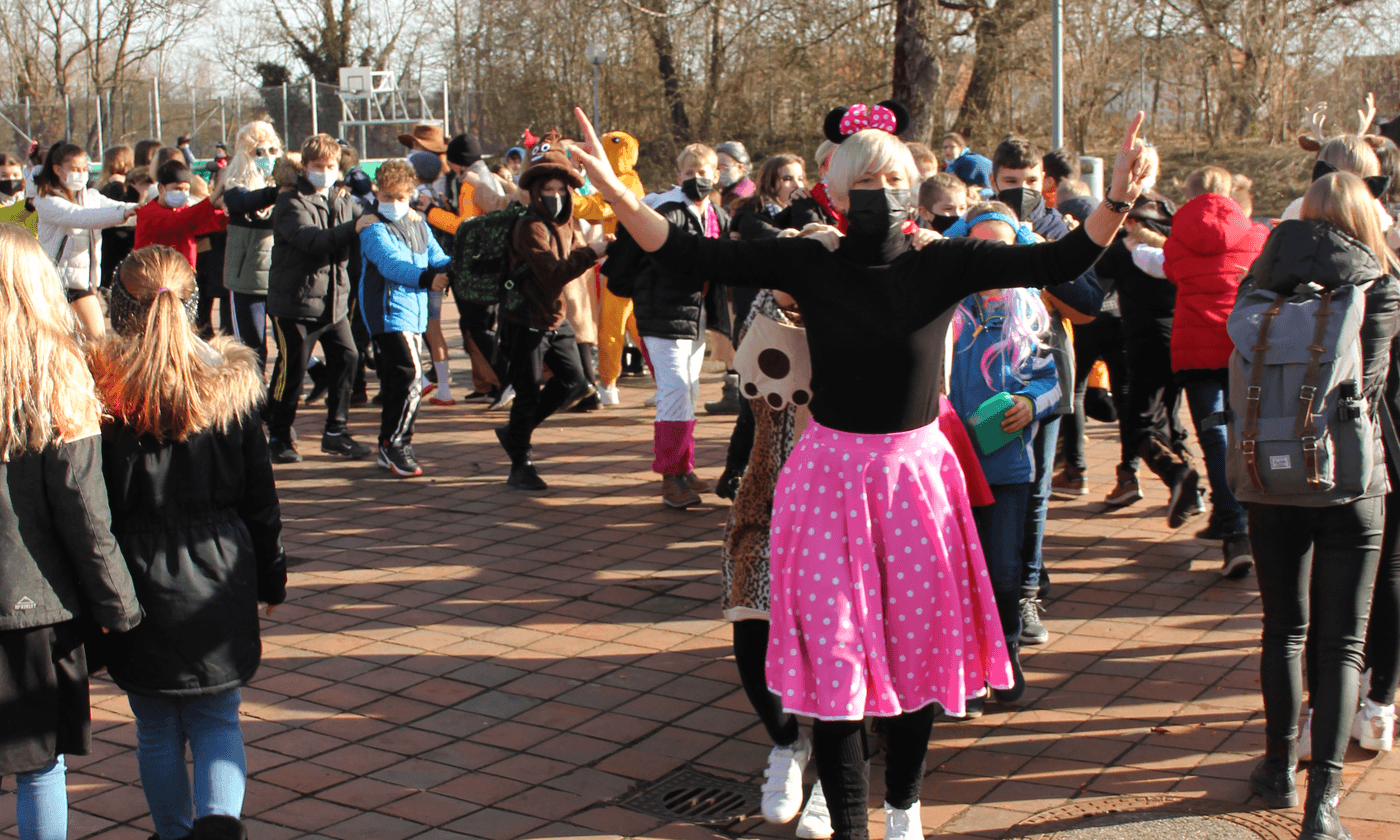 Februar: Faschingsaktion am lumpigen Donnerstag