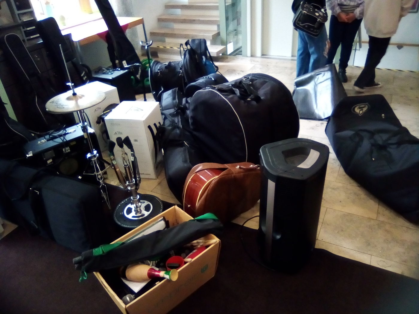 Chor & Band Equipment