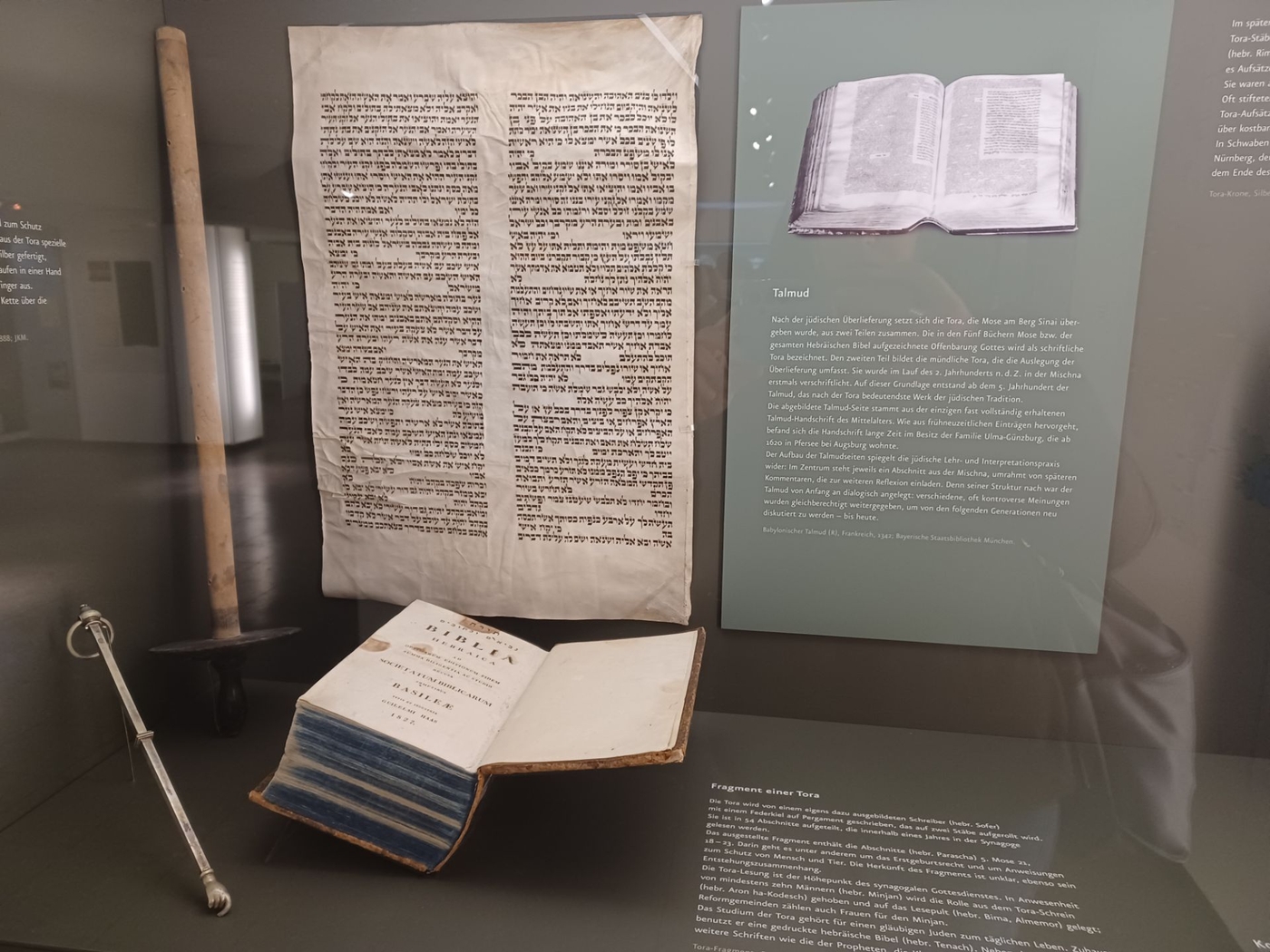 Synagogenbesuch der 6. Klassen - Synagoge Augsburg