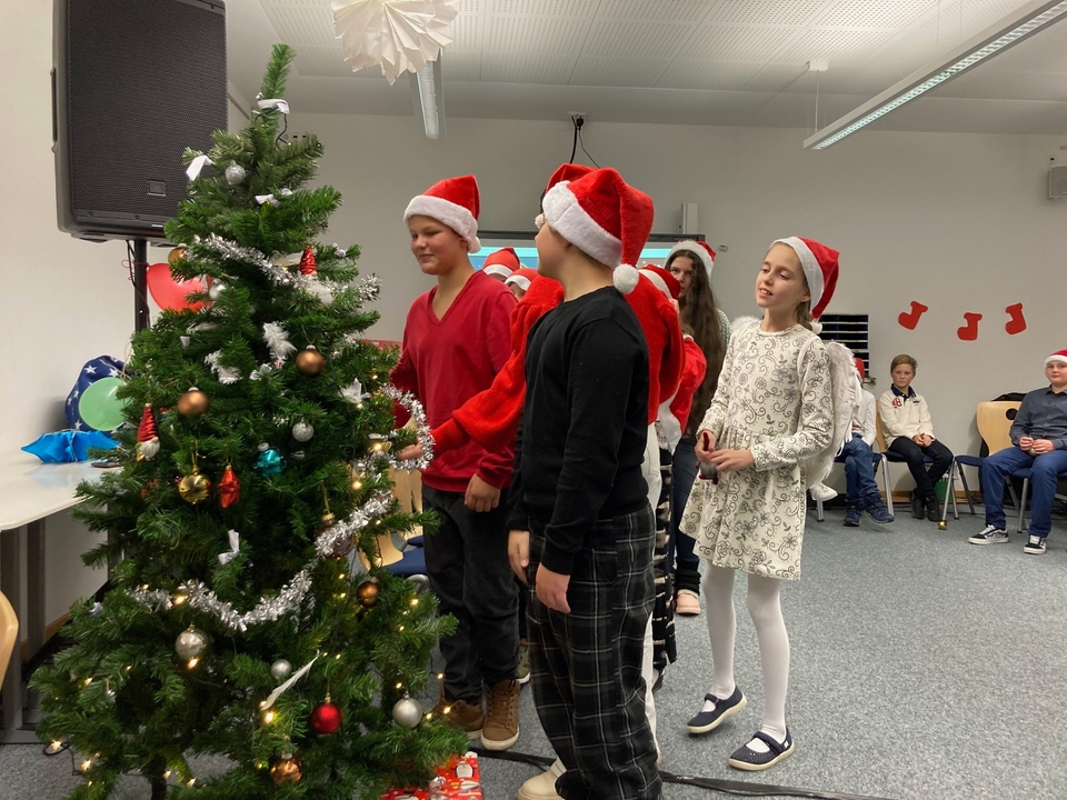 Weihnachtsfeier der Brückenklassen